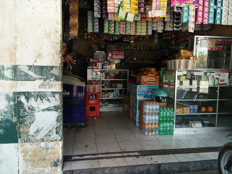 Toko Ibu Rocyatun: Pilihan Serba Ada di Jantung Cilacap